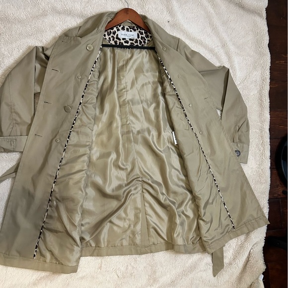 Black Rivet | Double Breasted Trench Coat | Beige | Ruffle Detail | Size XL - Picture 10 of 10